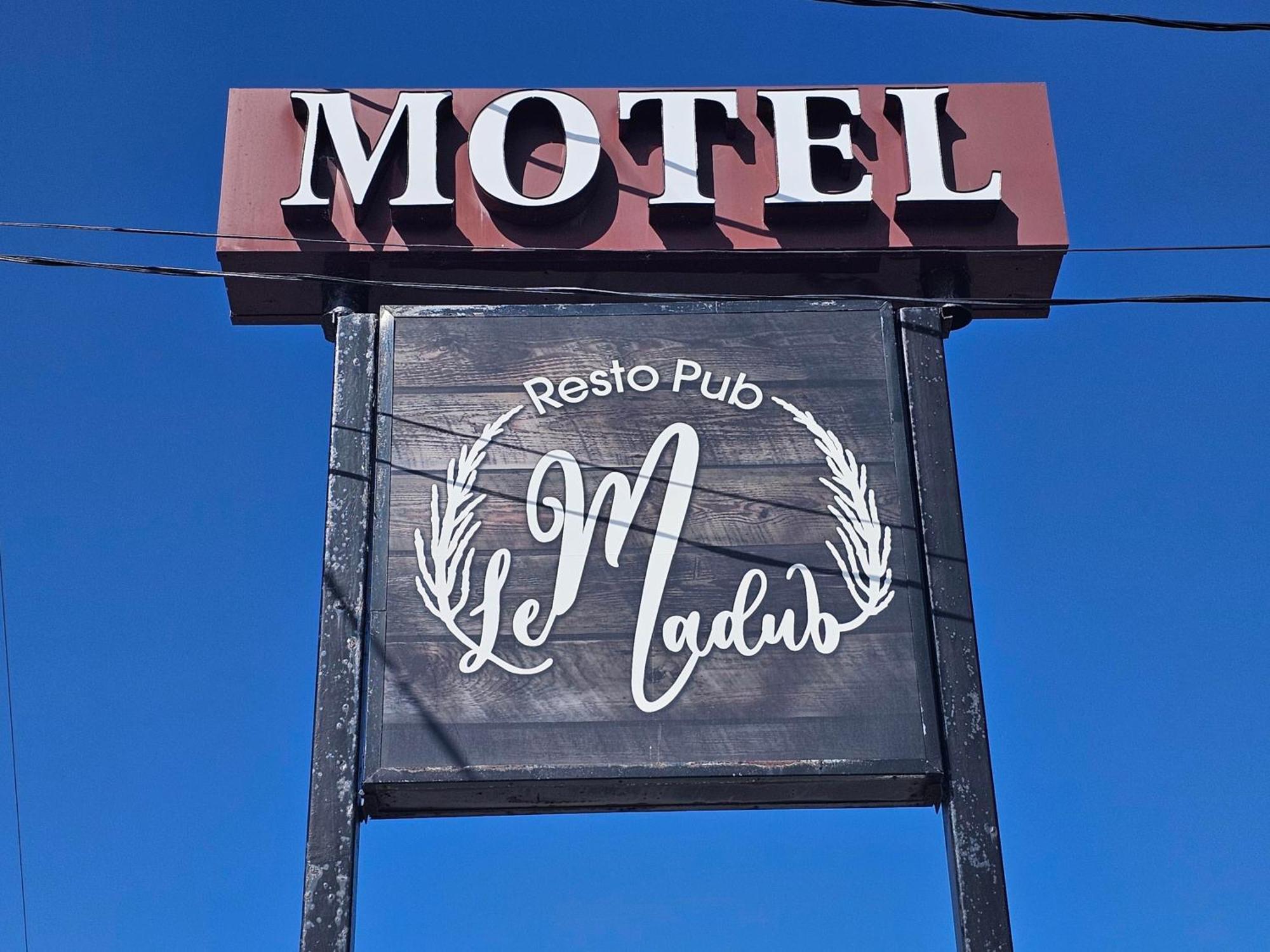 Resto Pub Motel Le Madub L'Isle-Verte Extérieur photo